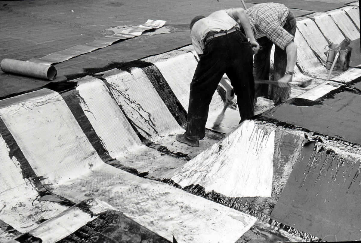 Arbeiten an der Isolation der Tunneldecke, Höhe Große Allee, um 1956