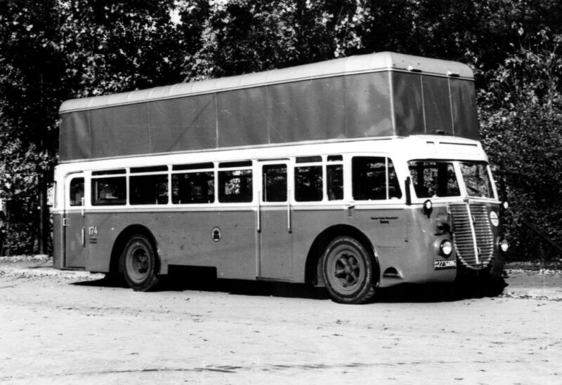 Ein Bus mit Leuchtgasantrieb, um 1946