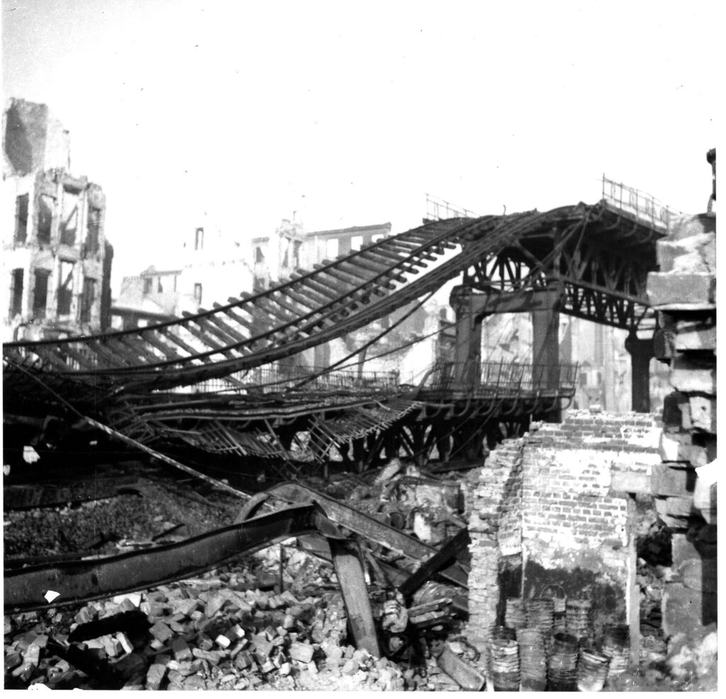 Zerstörtes Viadukt im Nagelsweg