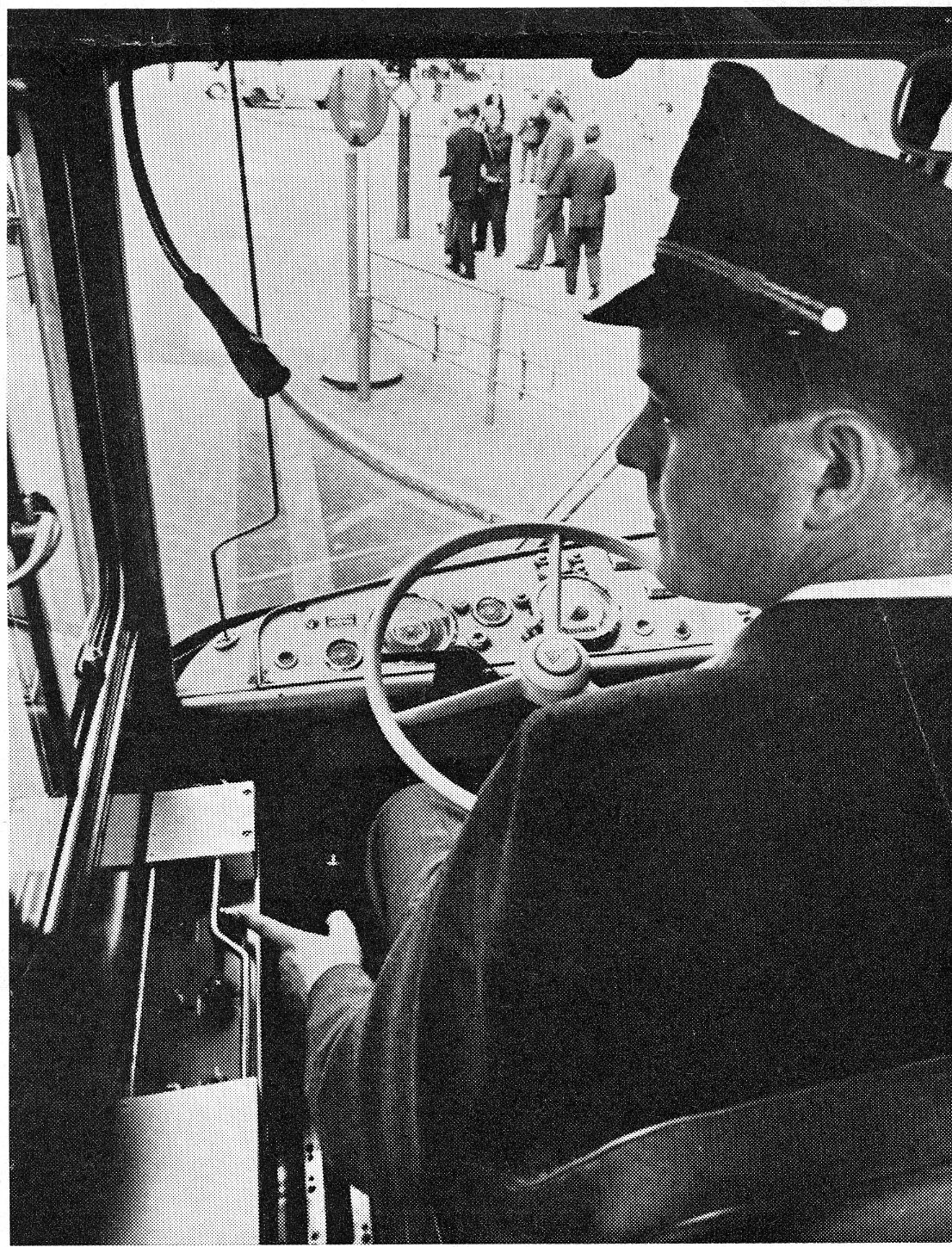 Eine Sendeanlage für die Standortbestimmung im Bus in den 1960er Jahren.