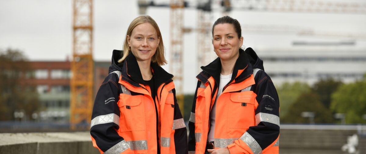 Foto der U5-Bloggerinnen Lena (links) und Pia (rechts).