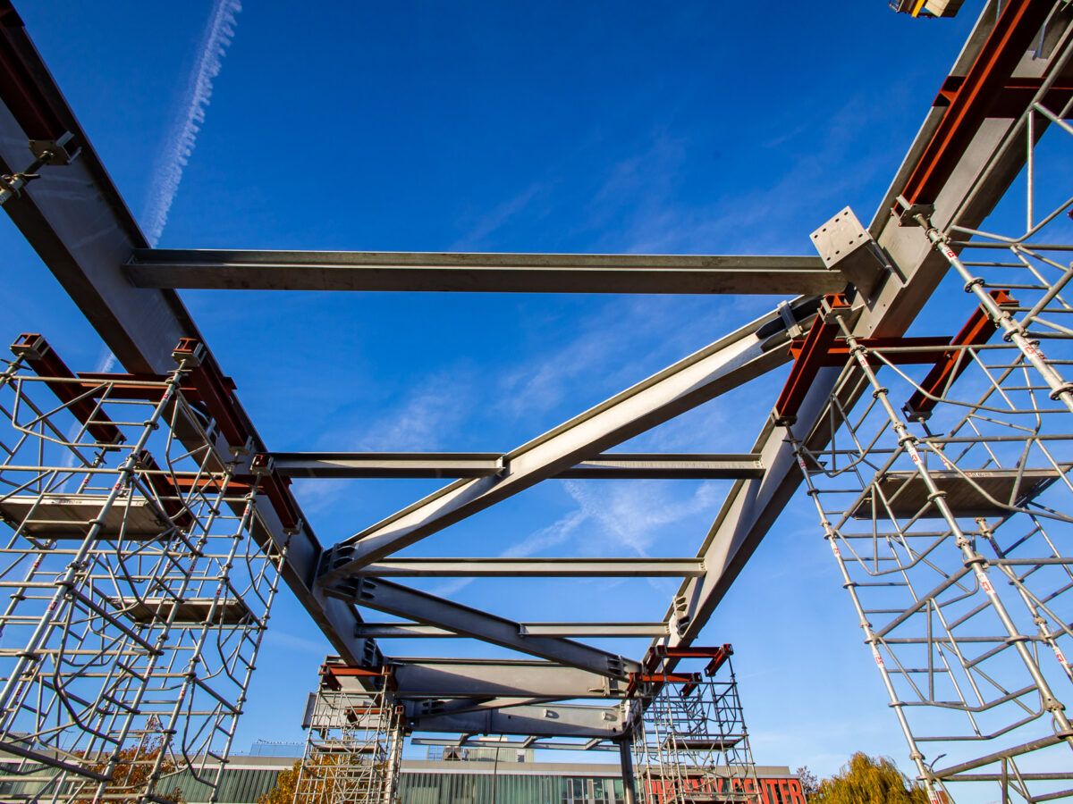 Auf dem Dach der Haltestelle werden künftig Pflanzen wachsen.