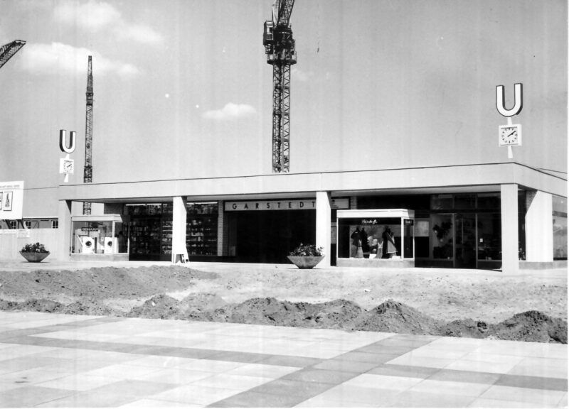 Die damals neue U-Bahn-Haltestelle Garstedt im Jahr 1969.
